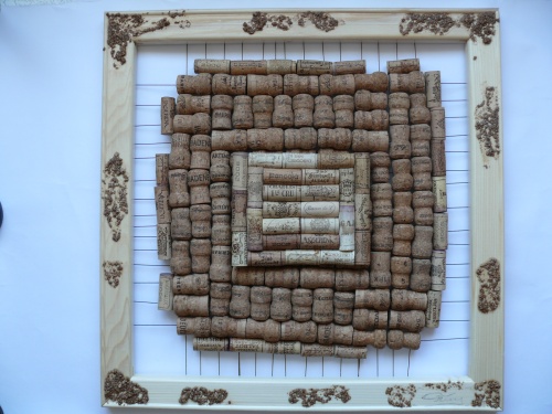 Картины из винных пробок.