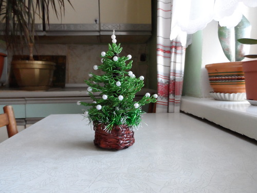 Изделия из бисера "Новогодняя елочка".