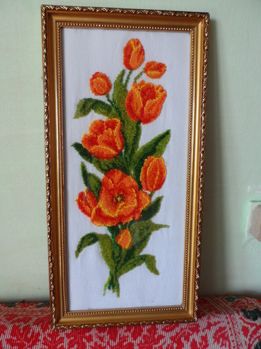 Картина вышитая бисером "Тюльпаны"