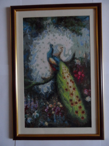 Картина вышитая крестиком "Павлины".