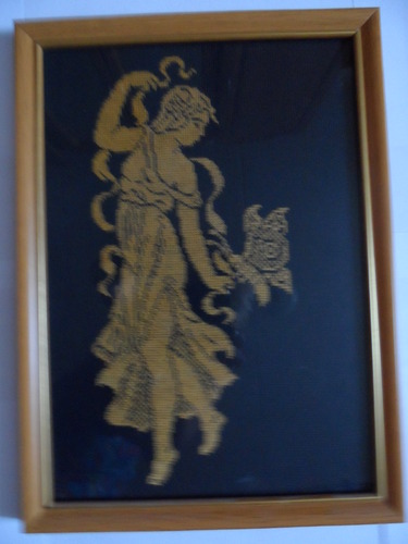 Картина вышитая крестиком "Дама с бабочкой".