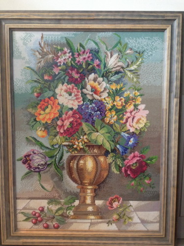 Вышивка, вышитая картина Букет в вазе