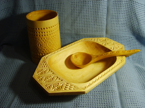 Набор деревянной посуды (тарелка, ложка, стакан)